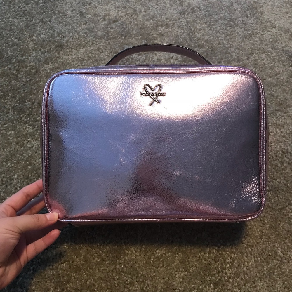 VS jet setter makeup bag